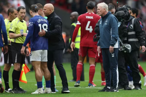 Slot bantah tuduhan Everton soal buang-buang waktu: ‘Bukan itu yang kami lakukan’